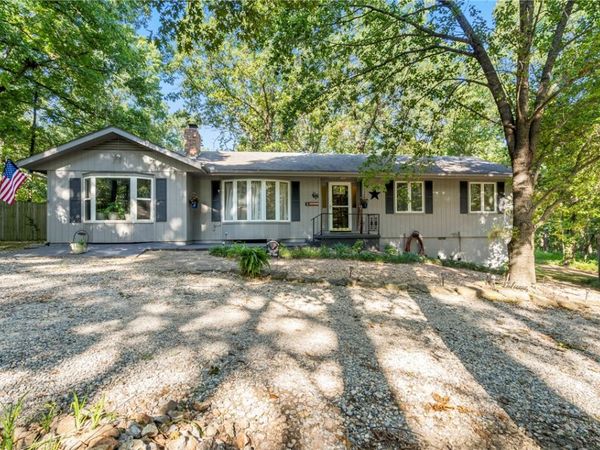 10899 Hummingbird Road , Gravette, AR 72736