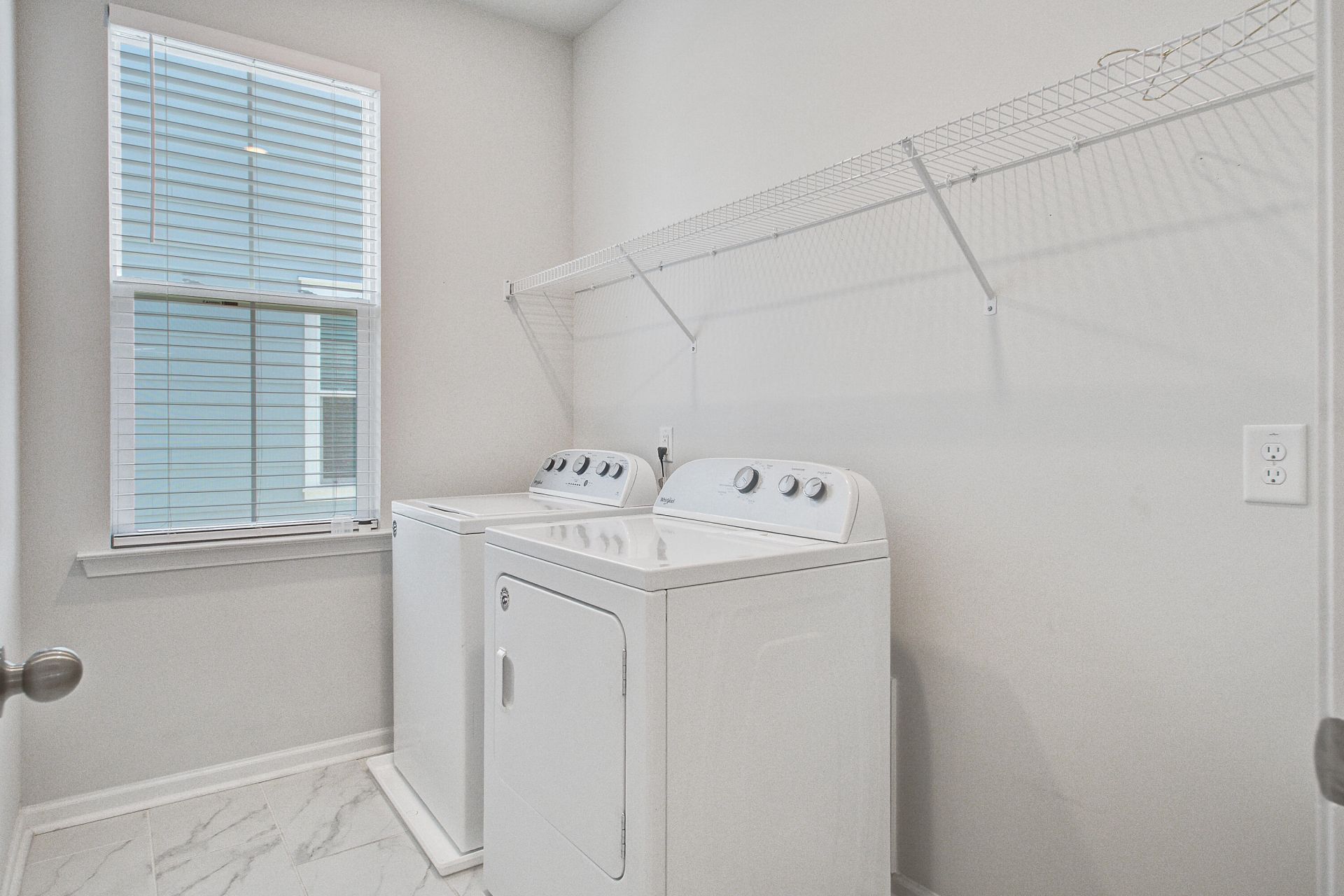 416 W Respite Lane Photo 17