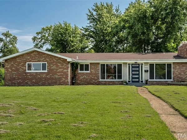 6064 W Cabanne Place, St Louis, MO 63112