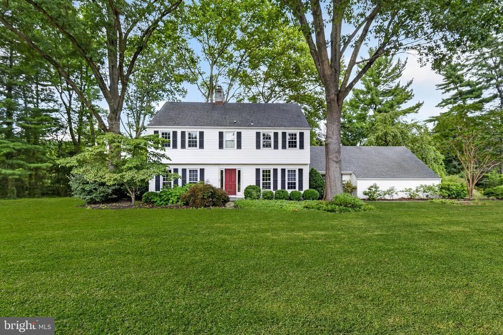 9 Wynnewood Drive, Cranbury, NJ 08512 Main Photo
