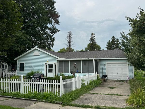 906 W Walnut Avenue, Olivia, MN 56277