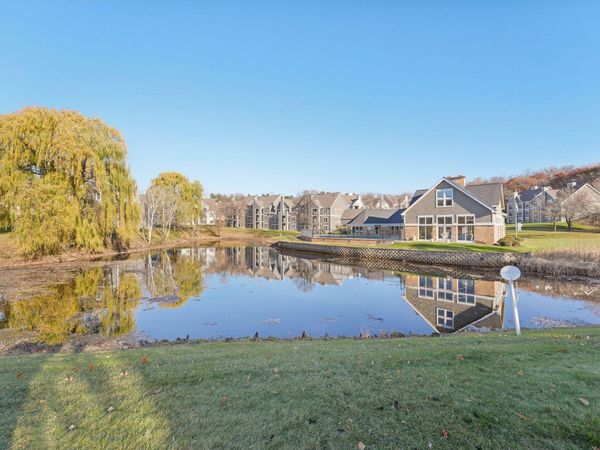 6145 Chasewood Parkway , Unit 202, Minnetonka, MN 55343