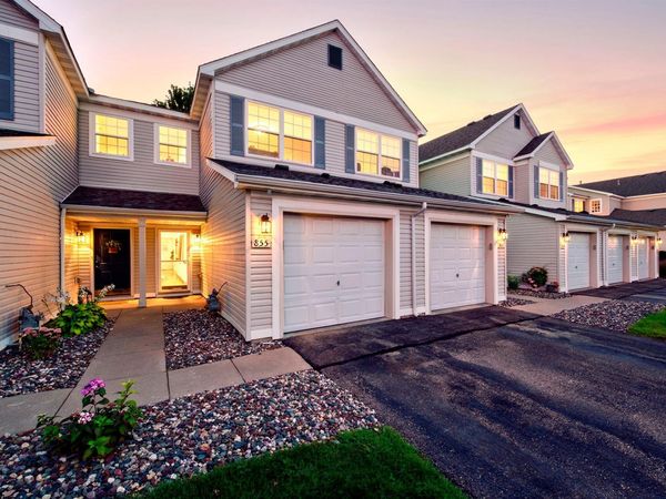 855 Providence Drive, Shakopee, MN 55379