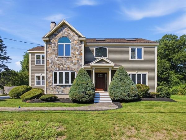 14 Pleasant St, North Reading, MA 01864