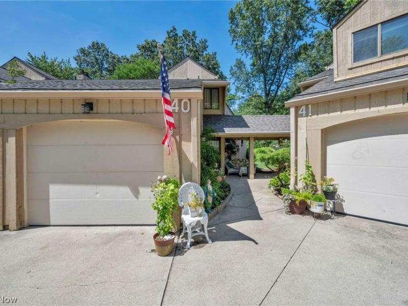 40 Landings Way, Avon Lake, OH 44012 Photo 2