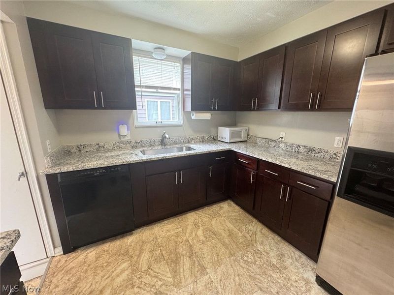 1132 Gordon Road, Lyndhurst, OH 44124 Photo 11