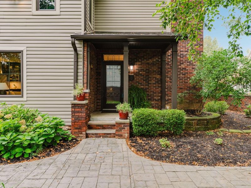 487 E Beck Street, Columbus, OH 43206 Photo 1