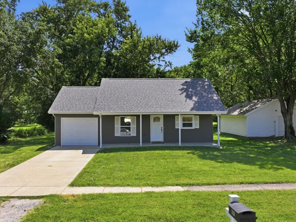 520 S Pine Street , Marshfield, MO 65706