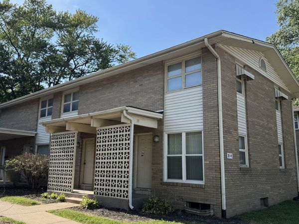 39 Sutton Court, Unit 39, Bettendorf, IA 52722