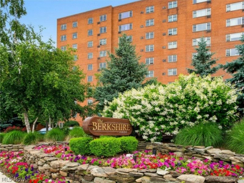 11820 Edgewater Drive, Unit 322, Lakewood, OH 44107 Photo 1
