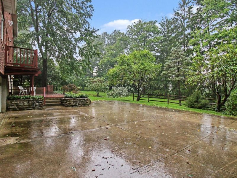 6581 Minnewaukan Drive, Madeira, OH 45243 Photo 25