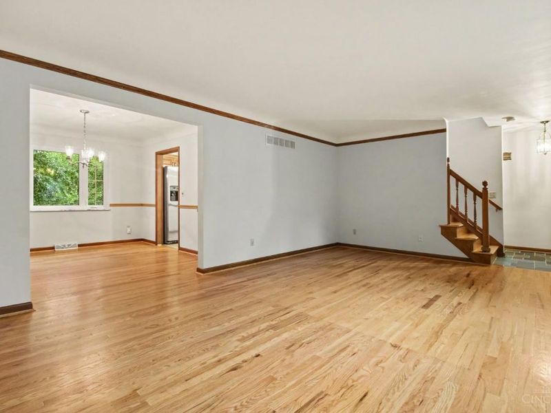 6581 Minnewaukan Drive, Madeira, OH 45243 Photo 5