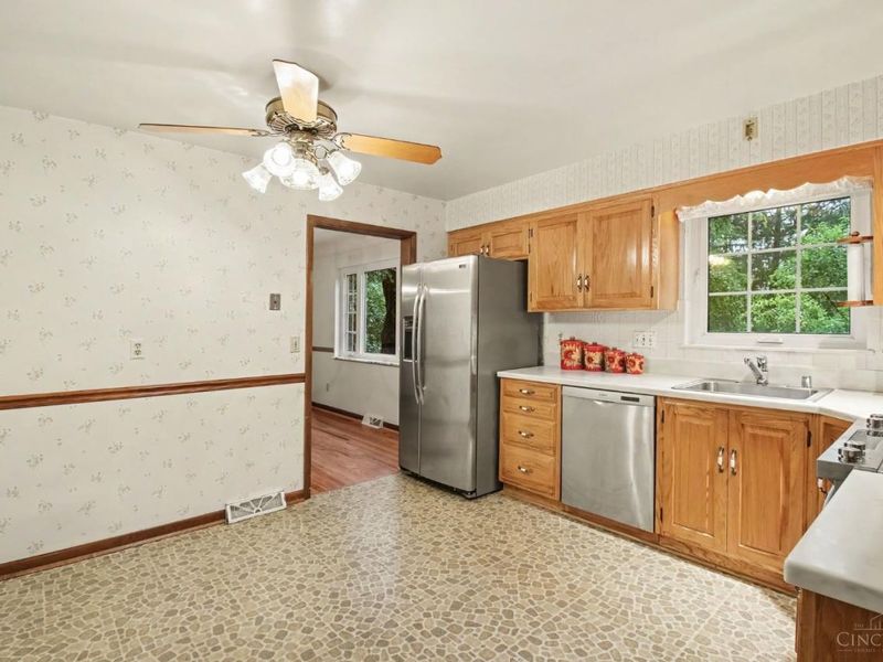 6581 Minnewaukan Drive, Madeira, OH 45243 Photo 8