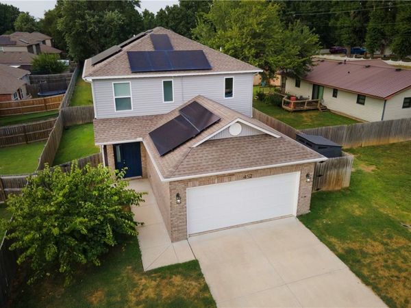 452 Bluebonnet Avenue, Lowell, AR 72745