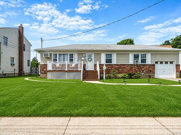 1028 Herzel Boulevard , West Babylon, NY 11704