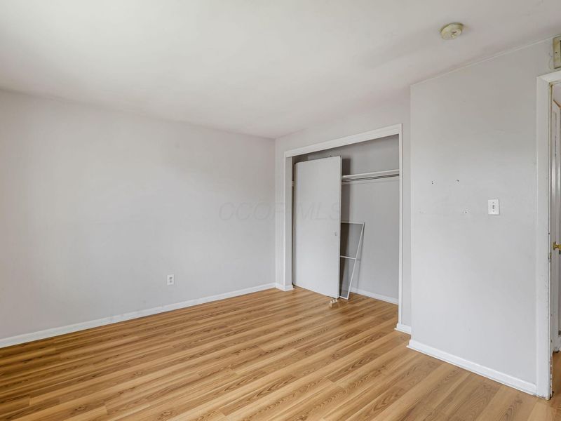 4651 Hilton Avenue, Columbus, OH 43228 Photo 14