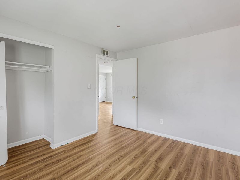 4651 Hilton Avenue, Columbus, OH 43228 Photo 16