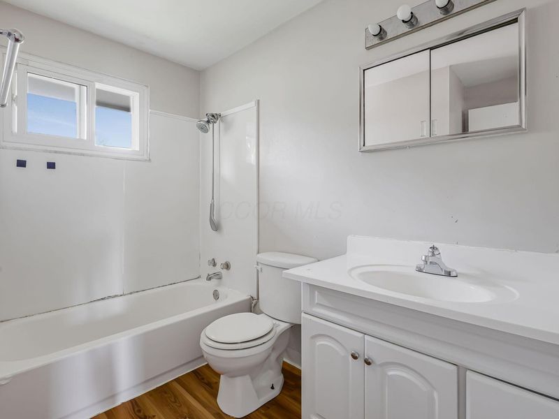 4651 Hilton Avenue, Columbus, OH 43228 Photo 17