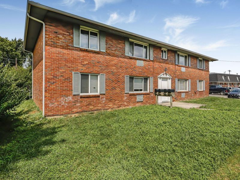 4651 Hilton Avenue, Columbus, OH 43228 Photo 2