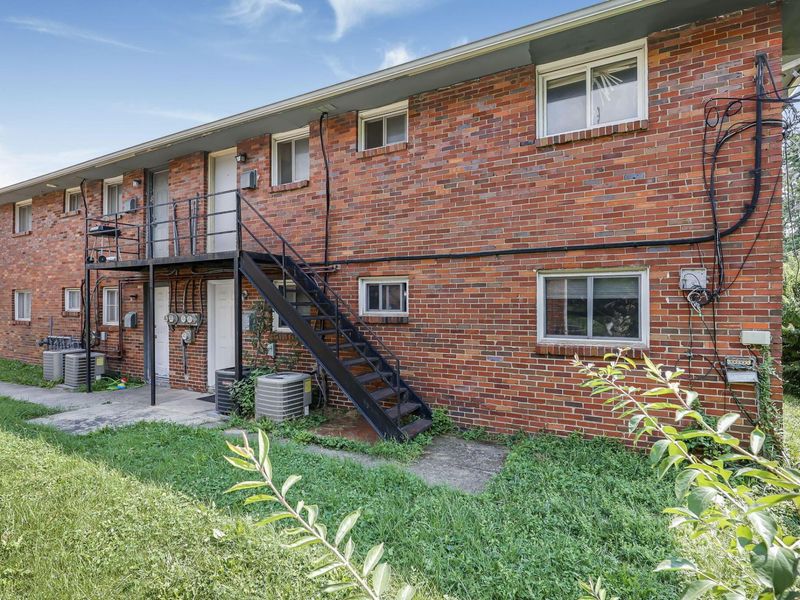 4651 Hilton Avenue, Columbus, OH 43228 Photo 21