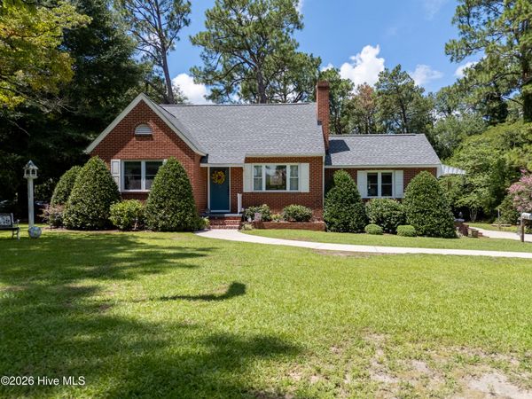 1301 N Poplar Street, Aberdeen, NC 28315