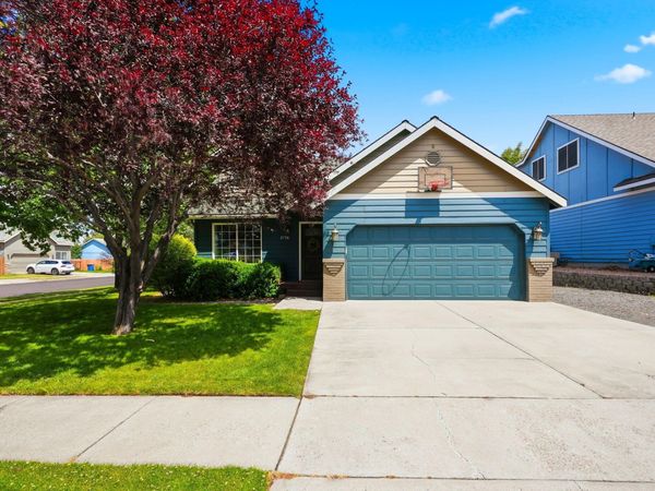 2736 NE Rainier Drive, Bend, OR 97701