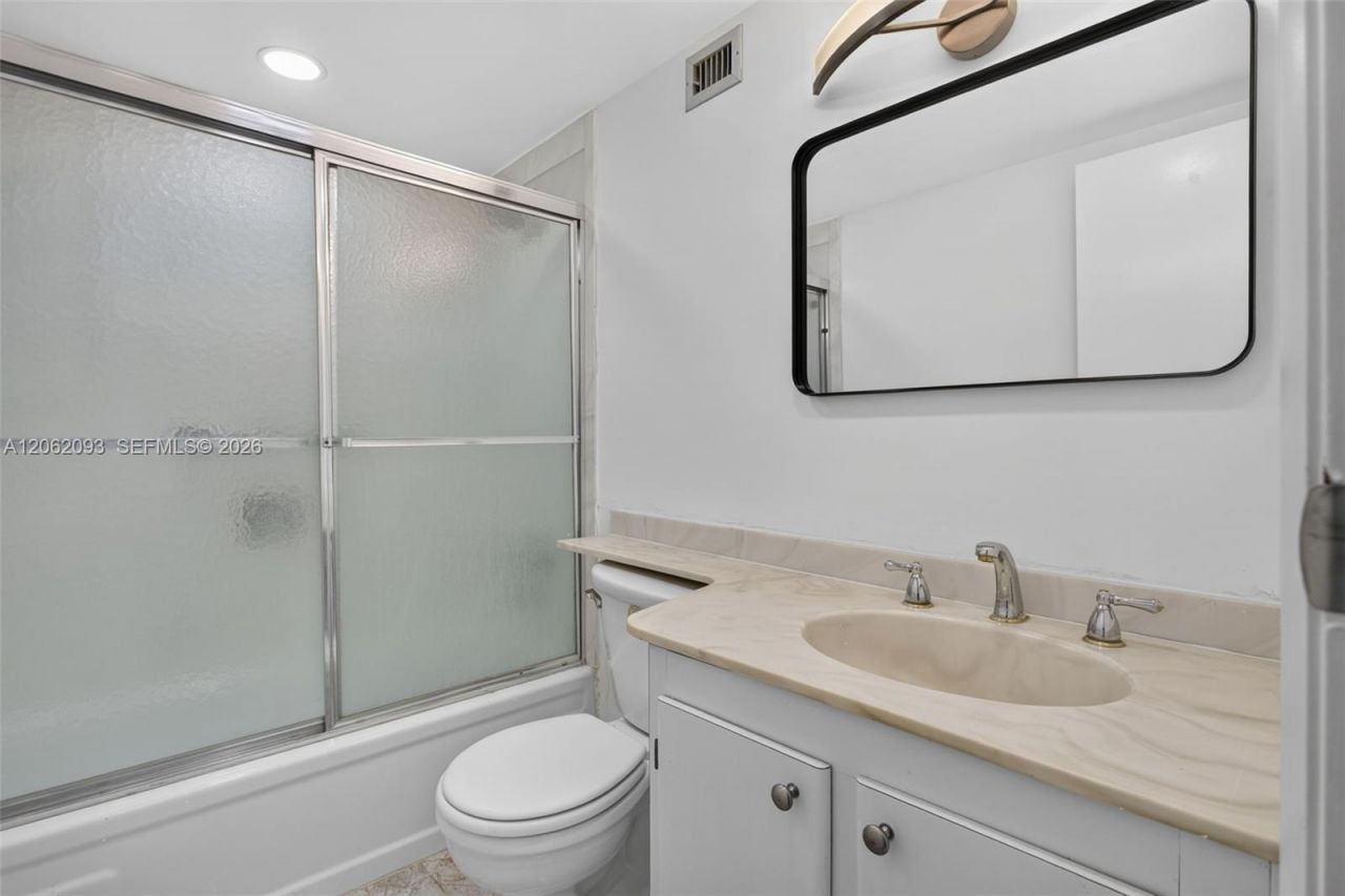6080 NW 44th St , Unit 410, Lauderhill, FL 33319 Photo