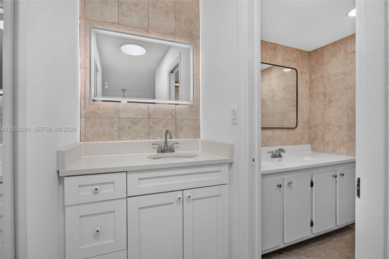 6080 NW 44th St , Unit 410, Lauderhill, FL 33319 Photo