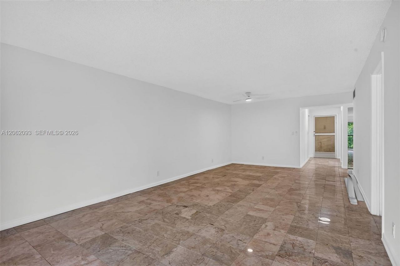 6080 NW 44th St , Unit 410, Lauderhill, FL 33319 Photo