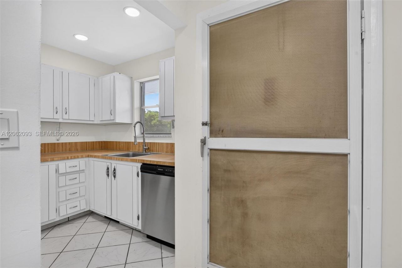 6080 NW 44th St , Unit 410, Lauderhill, FL 33319 Photo