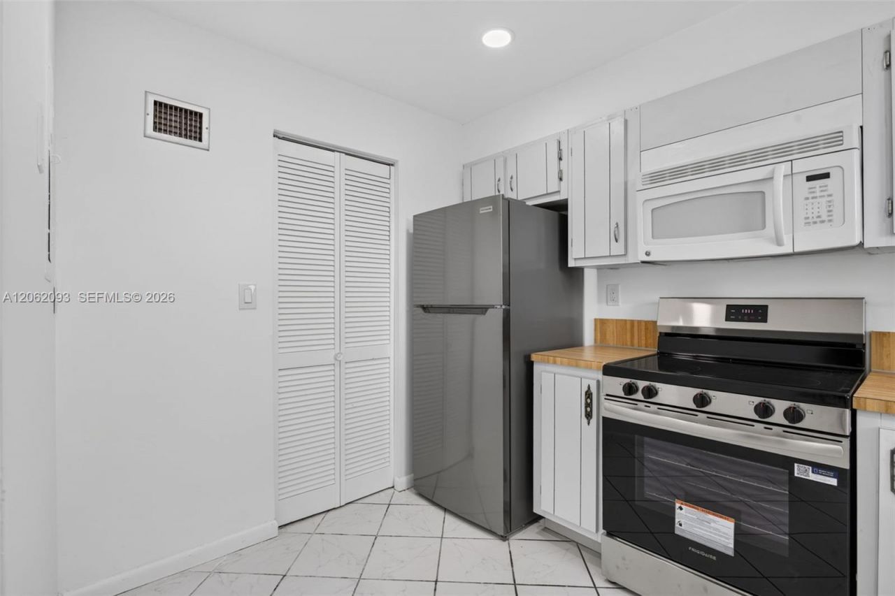 6080 NW 44th St , Unit 410, Lauderhill, FL 33319 Photo