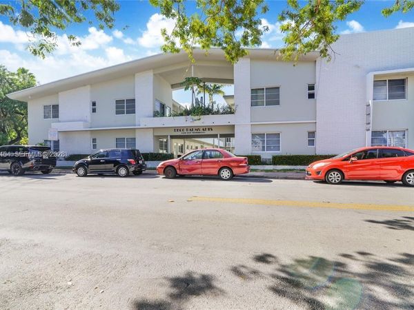6930 Rue Versailles , Unit 18, Miami Beach, FL 33141