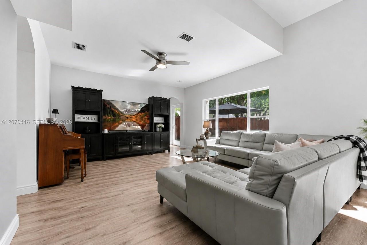 2006 NE 38th Rd , Homestead, FL 33033 Photo