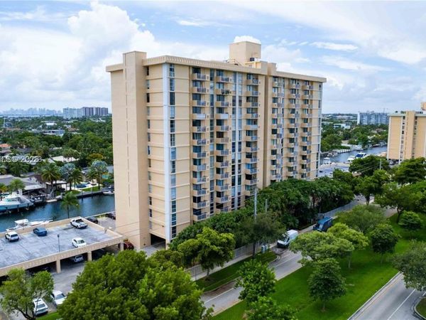 2350 NE 135th St , Unit 403, North Miami, FL 33181