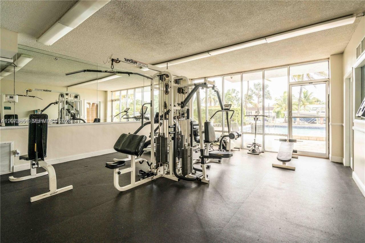 2350 NE 135th St , Unit 403, North Miami, FL 33181 Photo