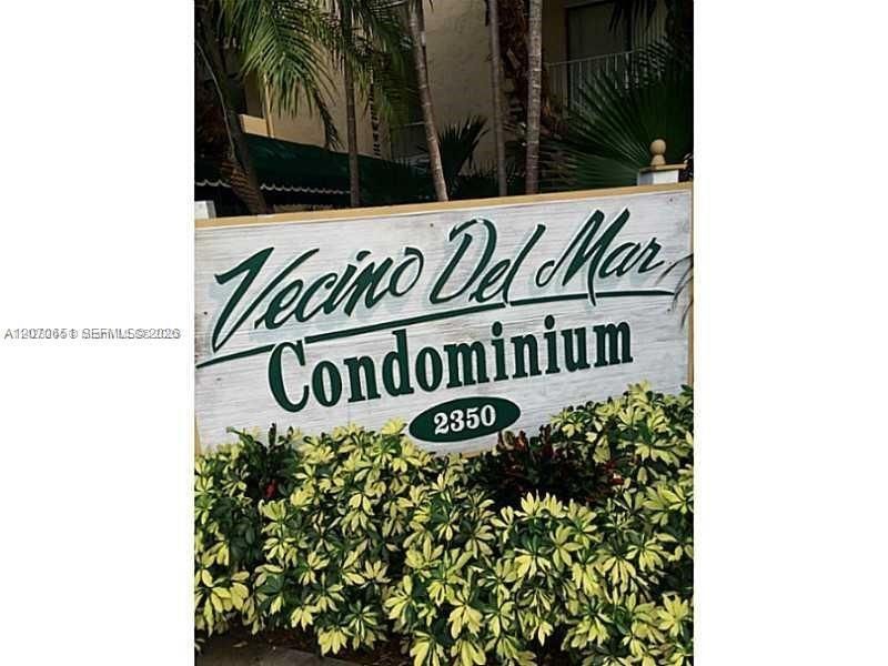 2350 NE 135th St , Unit 403, North Miami, FL 33181 Photo