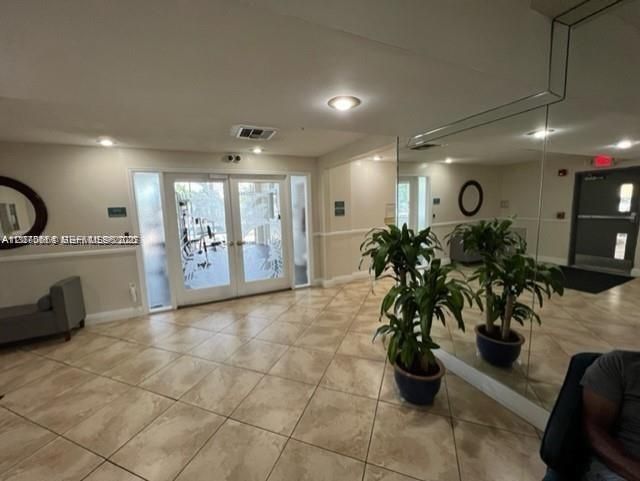 2350 NE 135th St , Unit 403, North Miami, FL 33181 Photo