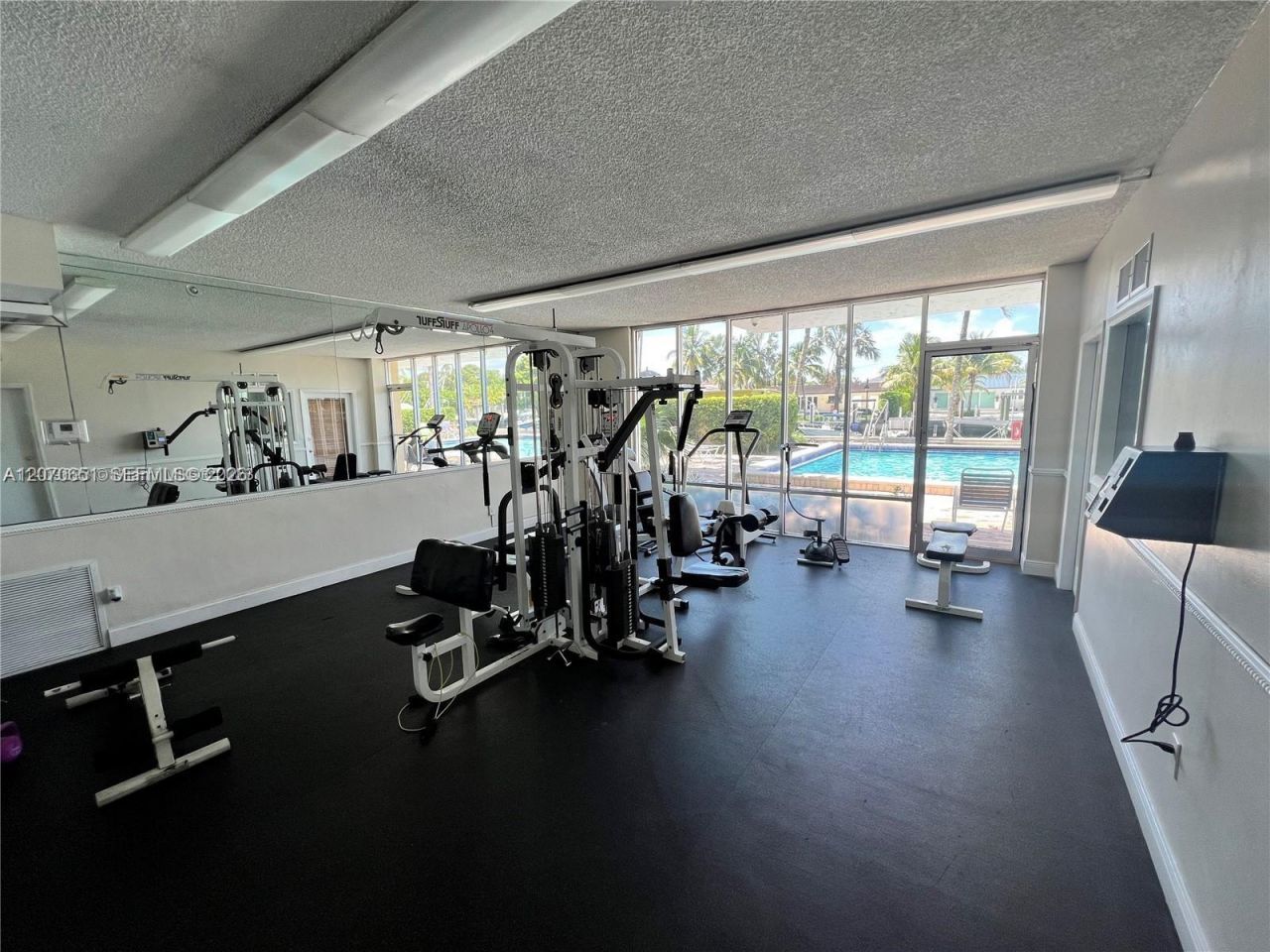 2350 NE 135th St , Unit 403, North Miami, FL 33181 Photo