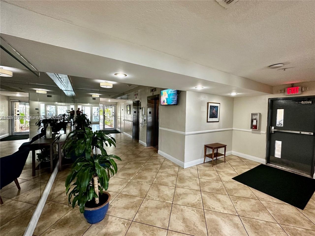 2350 NE 135th St , Unit 403, North Miami, FL 33181 Photo