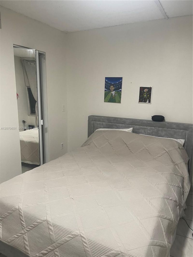 2350 NE 135th St , Unit 403, North Miami, FL 33181 Photo