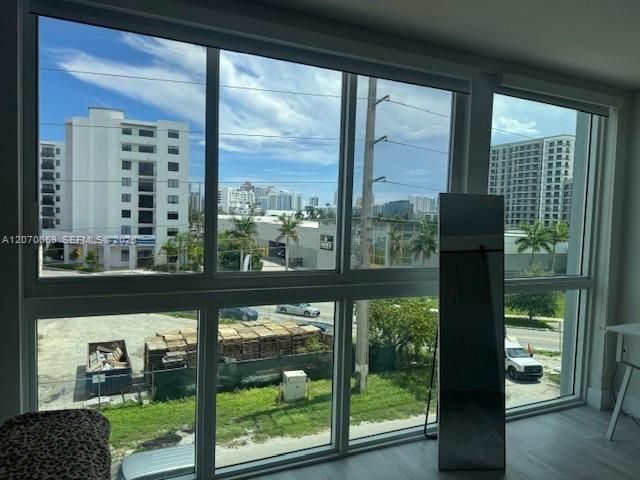 19380 NE 26 Ave , Unit 304, Miami, FL 33180 Photo
