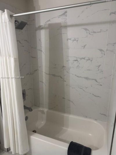19380 NE 26 Ave , Unit 304, Miami, FL 33180 Photo