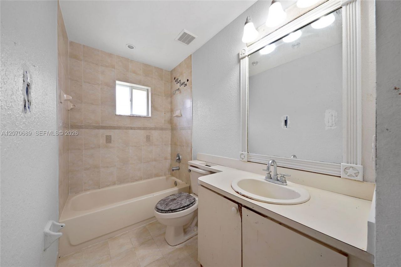 1714 NW 204th St , Miami Gardens, FL 33056 Photo