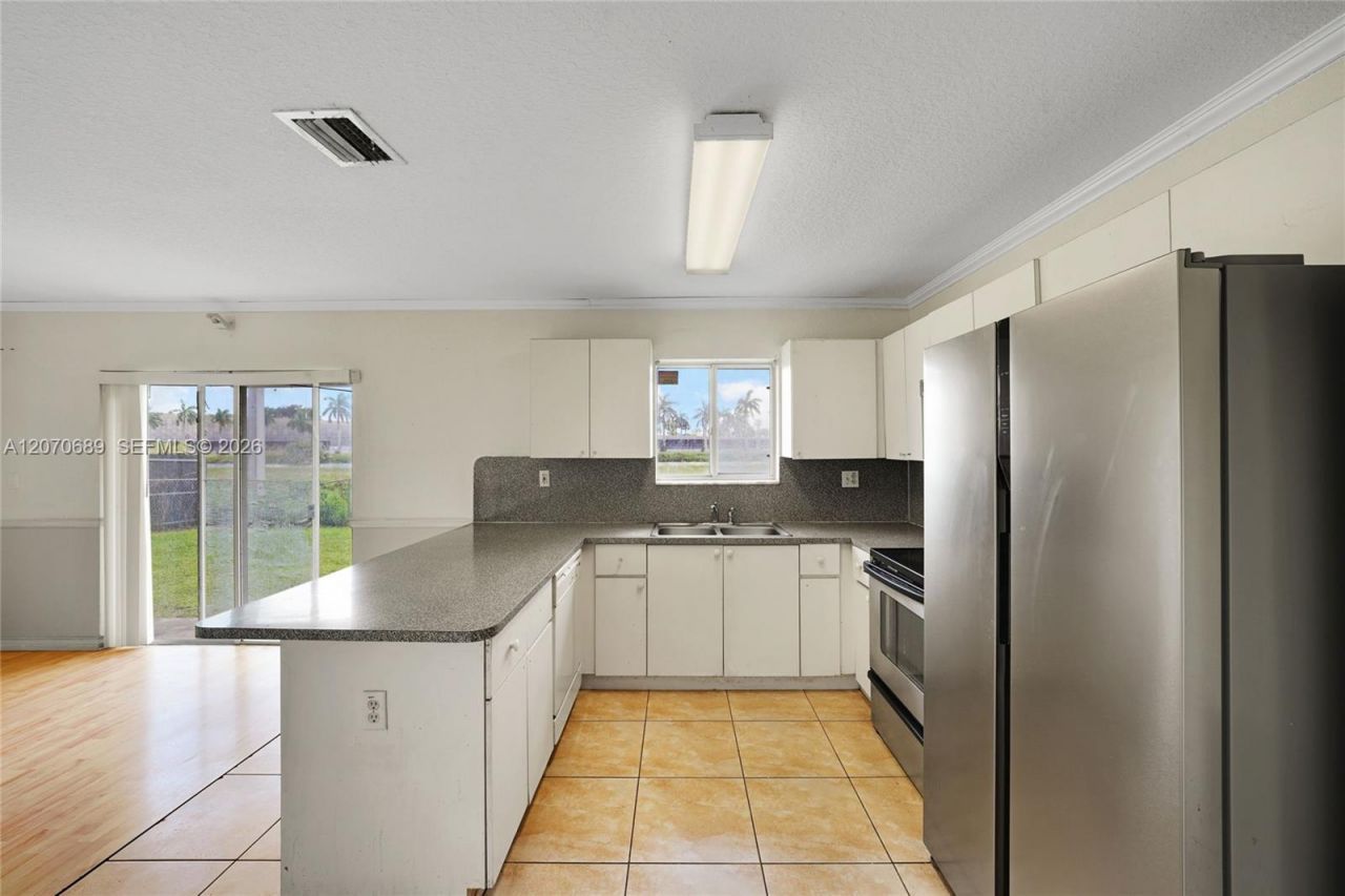 1714 NW 204th St , Miami Gardens, FL 33056 Photo