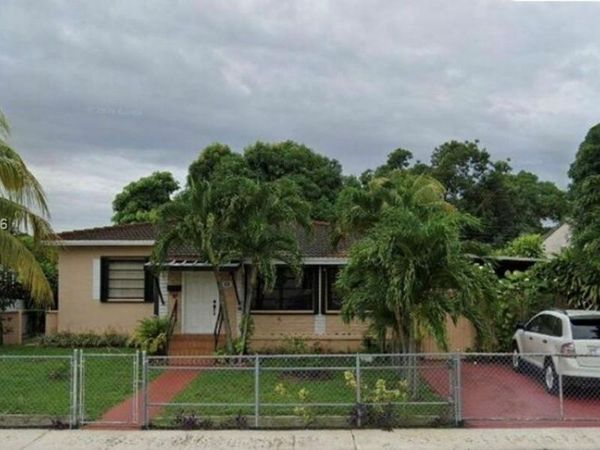 50 E 44th St , Hialeah, FL 33013