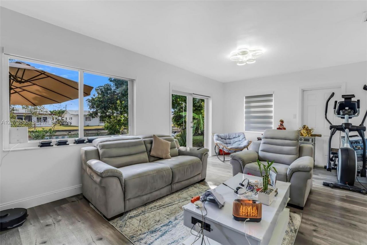 6810 NW 74th Pl , Tamarac, FL 33321 Photo
