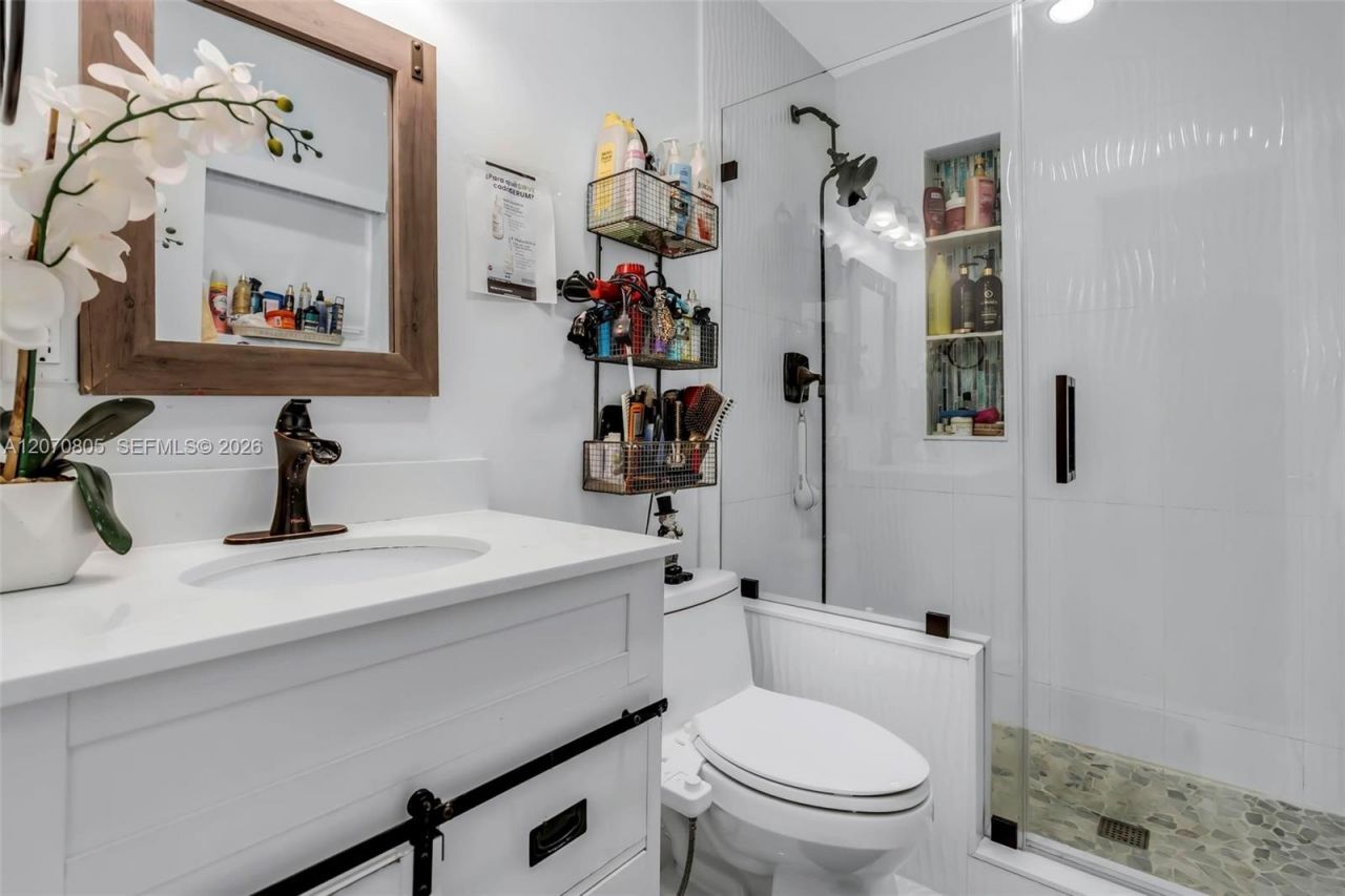 6810 NW 74th Pl , Tamarac, FL 33321 Photo