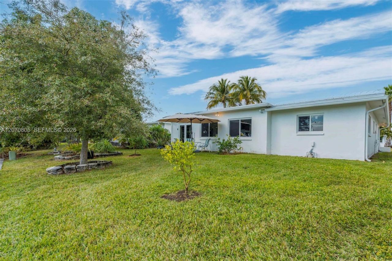 6810 NW 74th Pl , Tamarac, FL 33321 Photo