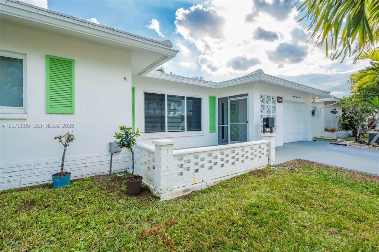 6810 NW 74th Pl , Tamarac, FL 33321 Photo
