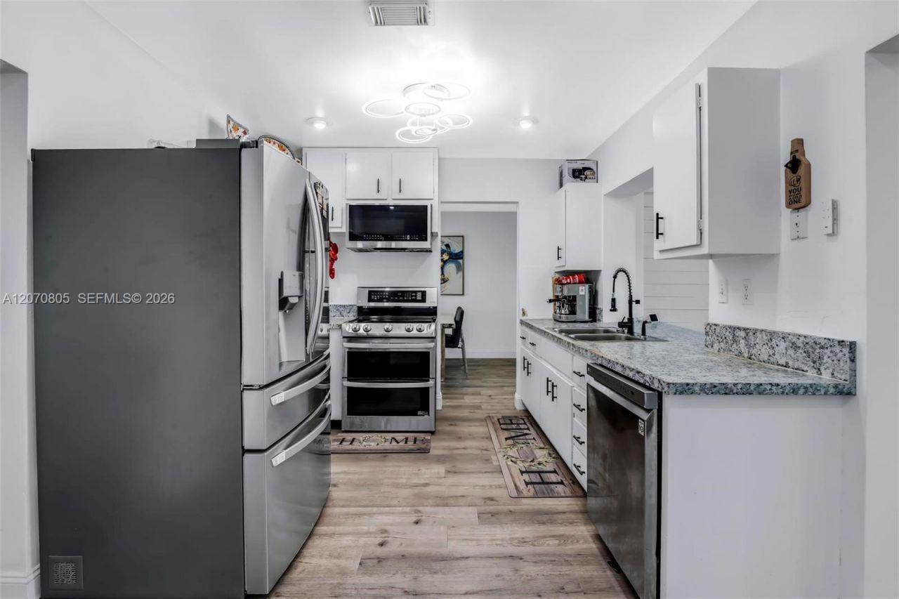 6810 NW 74th Pl , Tamarac, FL 33321 Photo